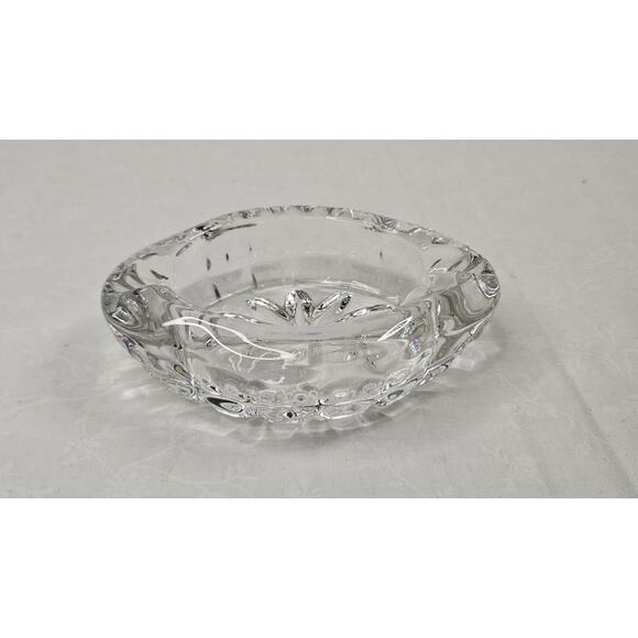 Vintage 4" Cigarette Ashtray Clear Thick Crystal Oval Mid Century Cigar Ash Tray - Picture 1 of 9